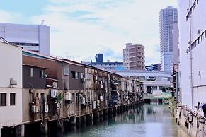 Hostel and Dining Tanga Table