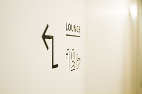 Hostel and Dining Tanga Table