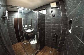 Luisita Central Park Hotel