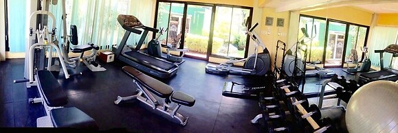 Luisita Central Park Hotel