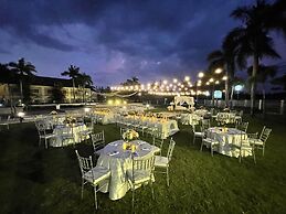 Luisita Central Park Hotel