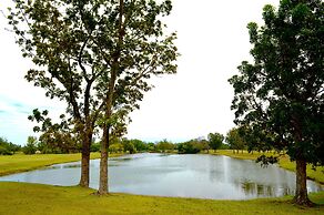Luisita Central Park Hotel