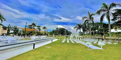 Luisita Central Park Hotel