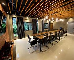 Luisita Central Park Hotel