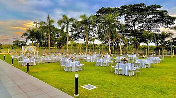 Luisita Central Park Hotel