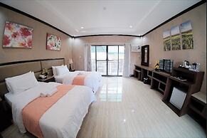 Luisita Central Park Hotel