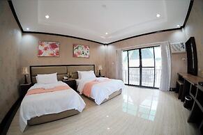 Luisita Central Park Hotel