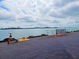 Princes Wharf Grace Apartment