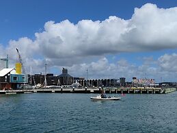 Princes Wharf Grace Apartment