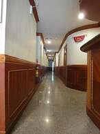 Taoyuan Hua Yue Hotel