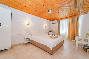 Golden Lighthouse Hotel