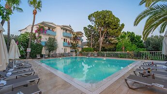 Golden Lighthouse Hotel