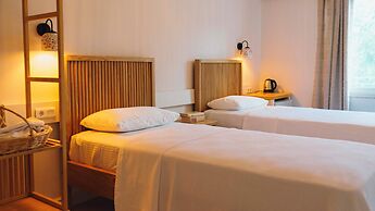 Golden Lighthouse Hotel