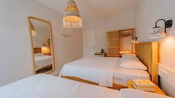 Golden Lighthouse Hotel