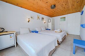 Golden Lighthouse Hotel