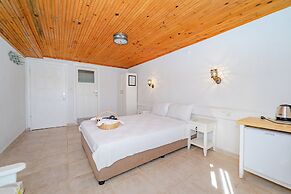 Golden Lighthouse Hotel