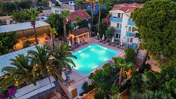 Golden Lighthouse Hotel