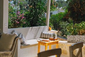 Golden Lighthouse Hotel