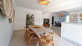 Golden Lighthouse Hotel