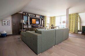 The Waterside Hotel