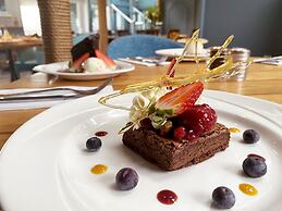 The Waterside Hotel