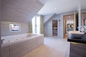 The Waterside Hotel
