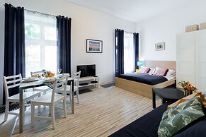 FriendHouse Apartments