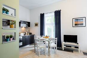 FriendHouse Apartments