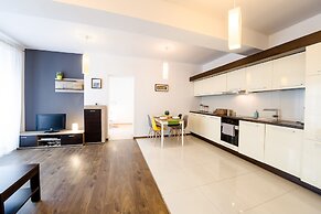 FriendHouse Apartments