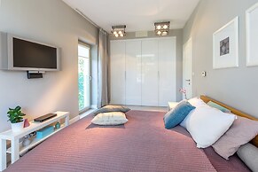 FriendHouse Apartments