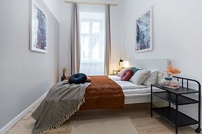 FriendHouse Apartments