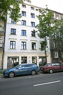 FriendHouse Apartments