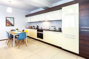 FriendHouse Apartments