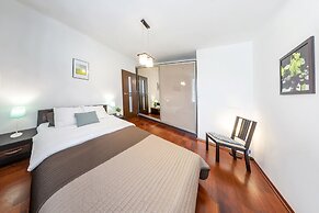 FriendHouse Apartments