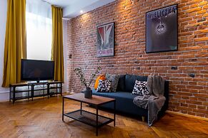 FriendHouse Apartments