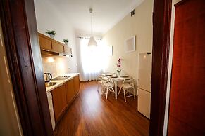 FriendHouse Apartments – Old City