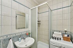 FriendHouse Apartments – Old City