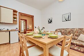 FriendHouse Apartments – Old City