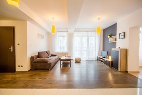 FriendHouse Apartments – Old City