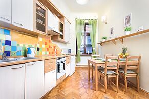 FriendHouse Apartments – Old City