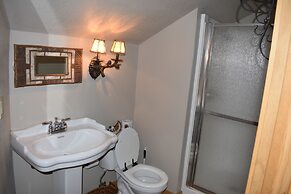 Bear Creek Lodge Cabin Resort