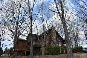 Bear Creek Lodge Cabin Resort