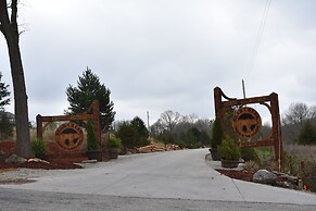 Bear Creek Lodge Cabin Resort