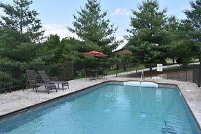 Bear Creek Lodge Cabin Resort
