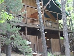 Bear Creek Lodge Cabin Resort