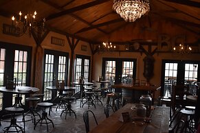 Bear Creek Lodge Cabin Resort