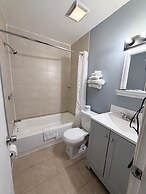 Scottish Inn and Suites