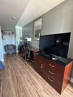 Scottish Inn and Suites