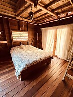 Urraca Monkey Island Eco Resort