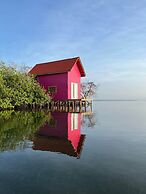 Urraca Monkey Island Eco Resort